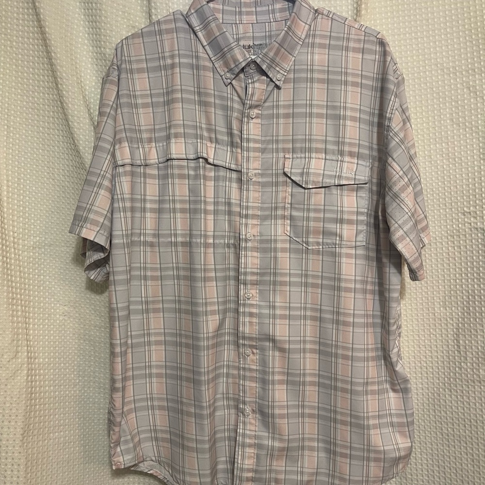 Huk Short-Sleeve Plaid Button-Up Shirt in Light Pink and Gray